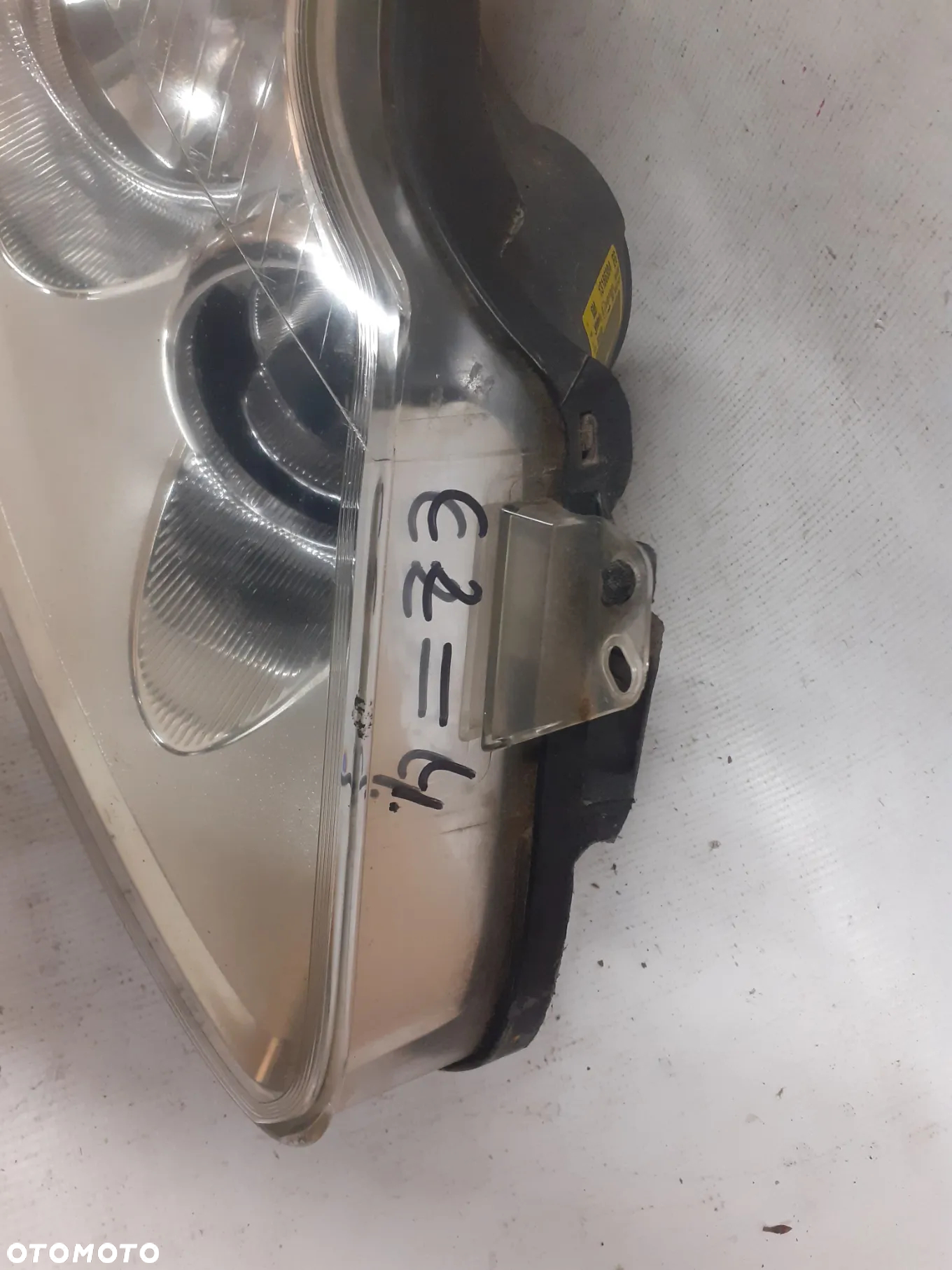 .   PRZOD PRZEDNIA LAMPA PRAWA OPEL CORSA D - 2