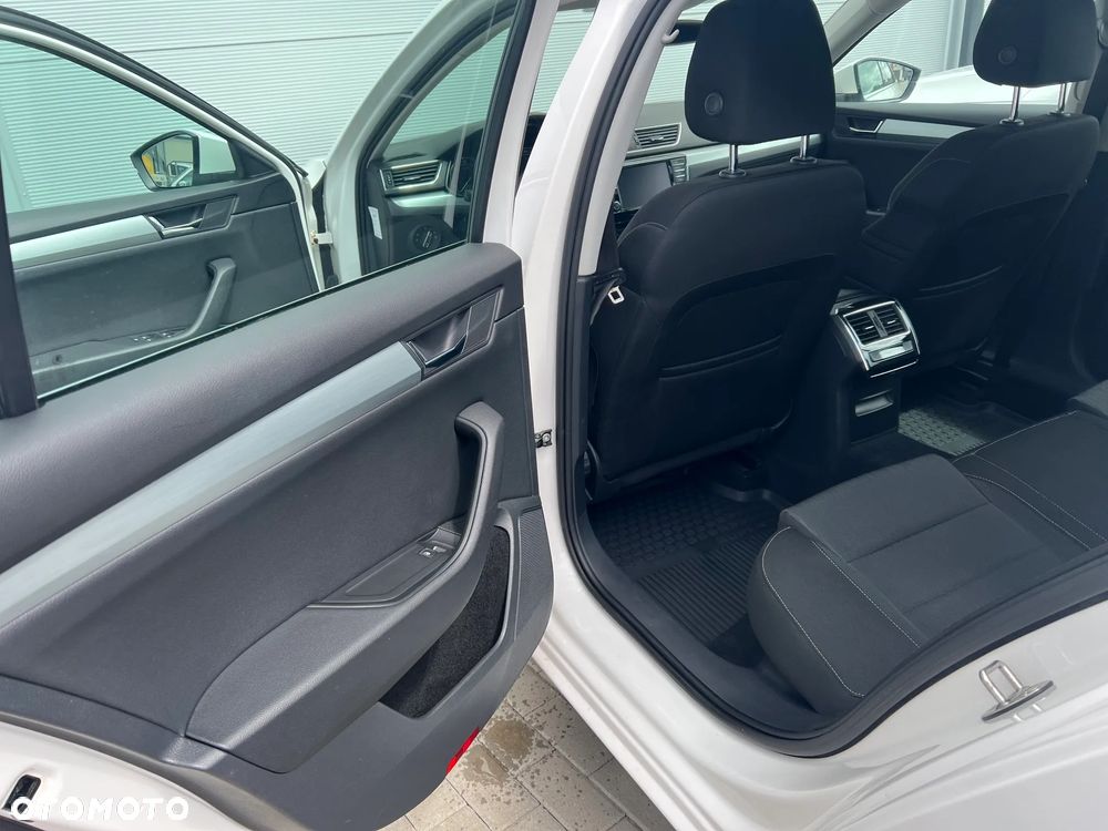 Skoda Superb 2.0 TDI Ambition DSG - 9