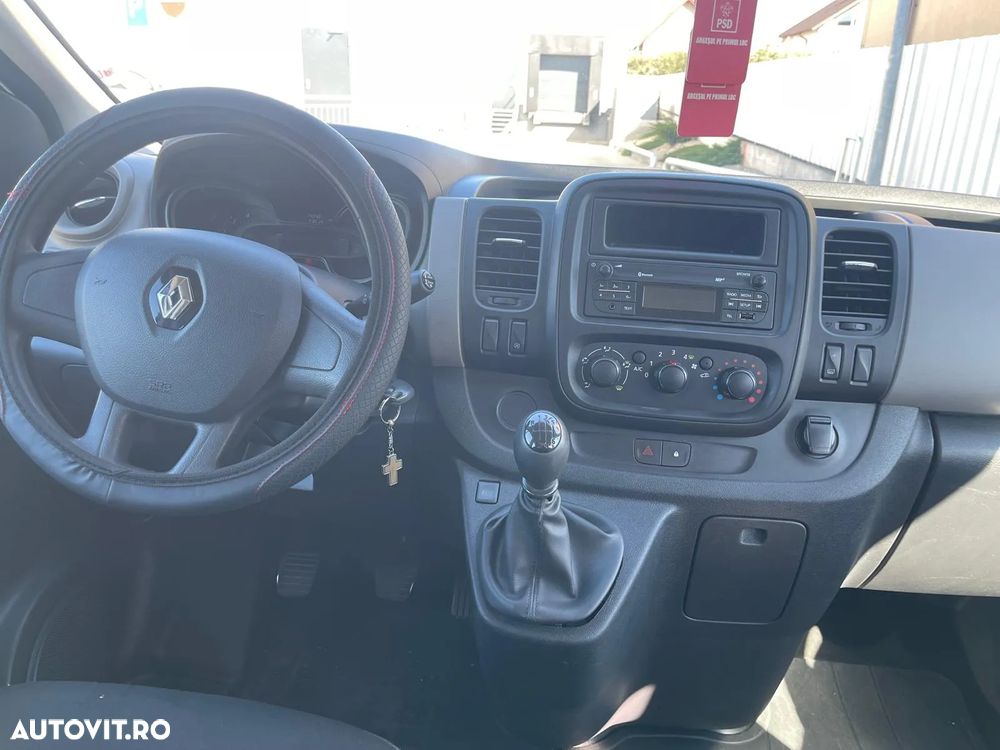 Renault Trafic - 16