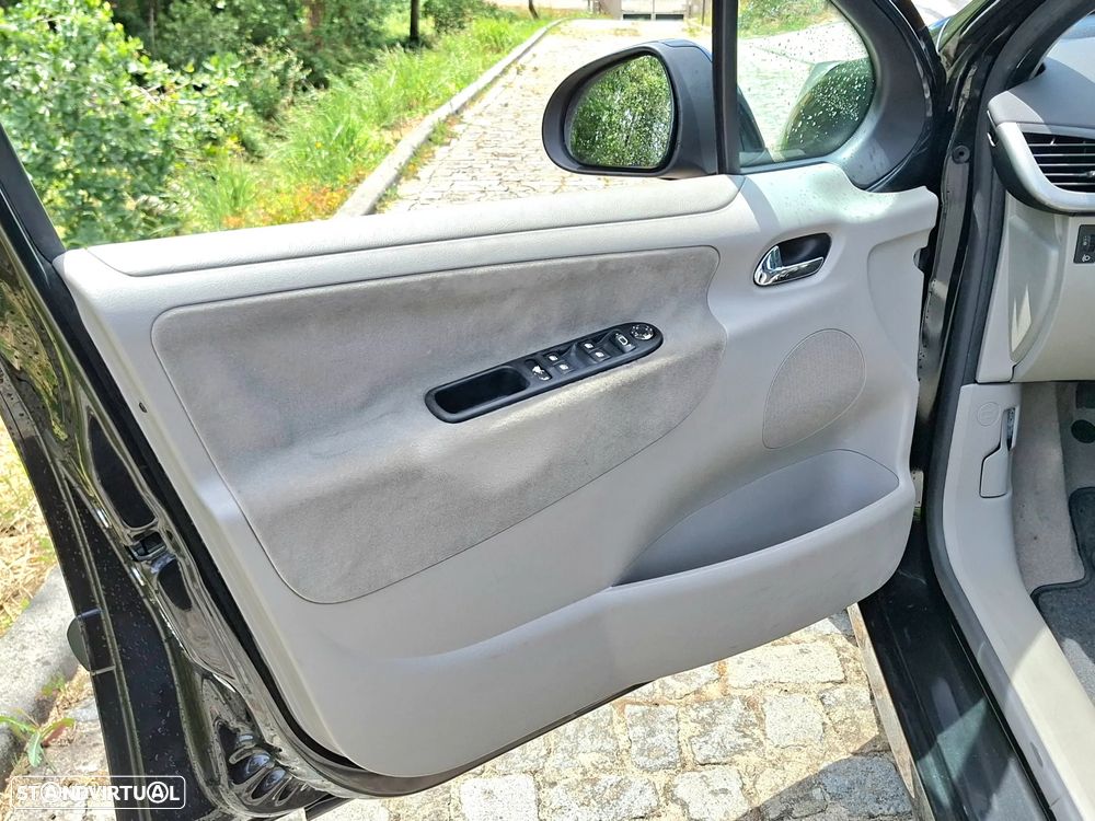 Peugeot 207 1.4 16V Premium - 15