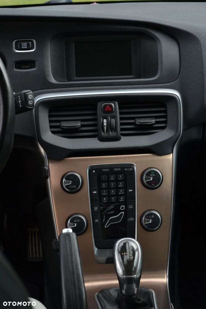 Volvo V40 Cross Country D3 Geartronic Momentum - 11