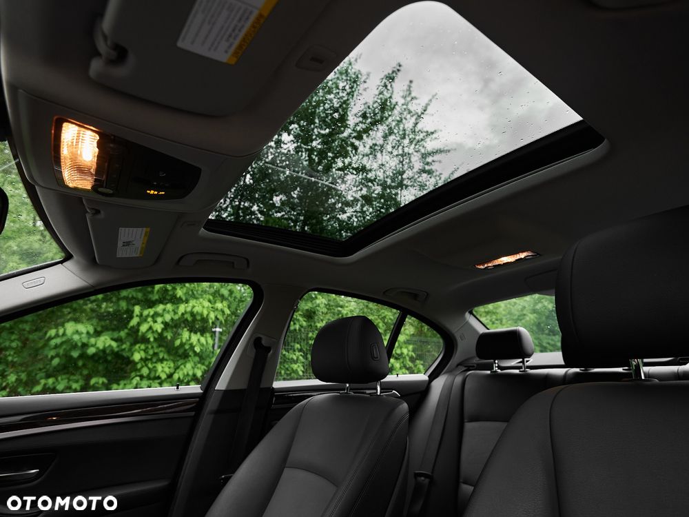 BMW Seria 5 528i xDrive - 19