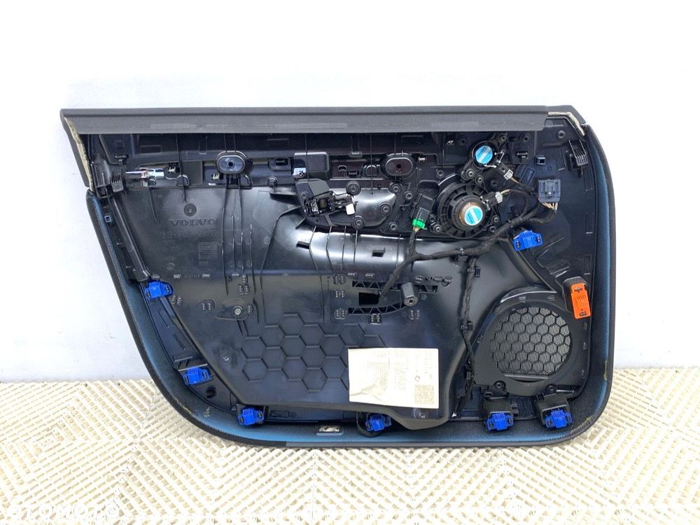 BOCZEK DRZWI PRAWY PRZÓD  VOLVO V90 II Kombi (235, 236) 2016 - 2022 D3 110 kW [150 KM] olej - 3