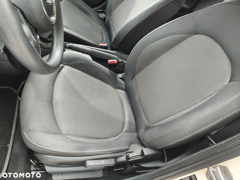 MINI Cooper Standard - 32