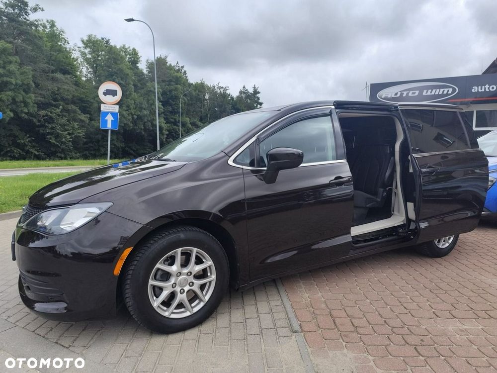 Chrysler Pacifica - 12