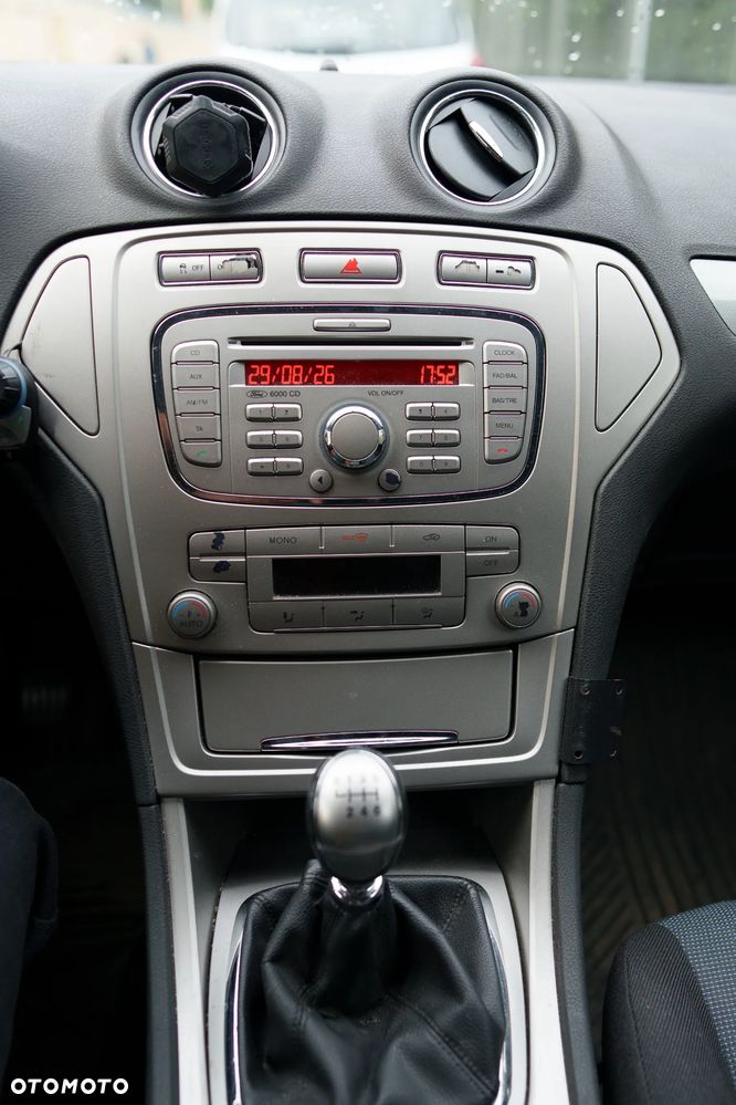 Ford Mondeo 1.8 TDCi Silver X - 17