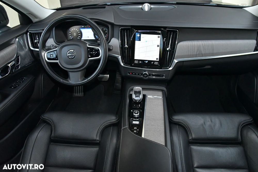 Volvo V90 B6 MHEV AT AWD Ultimate Bright - 36