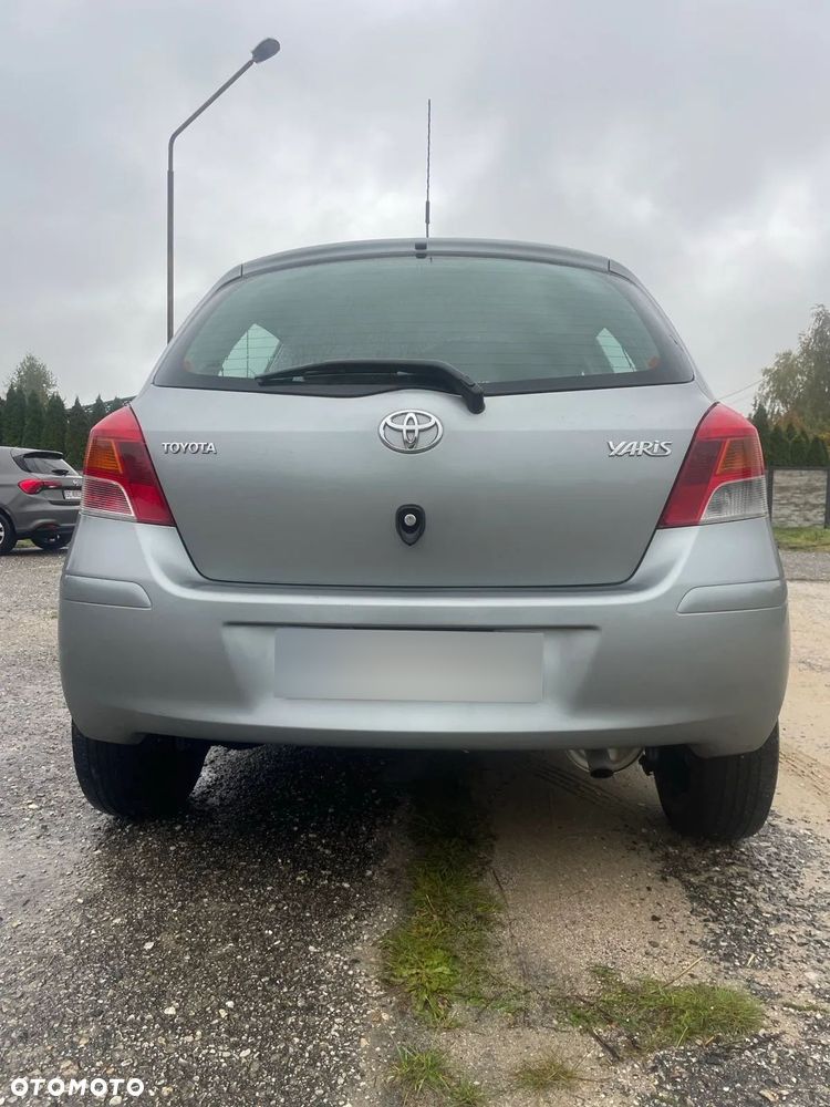 Toyota Yaris - 4
