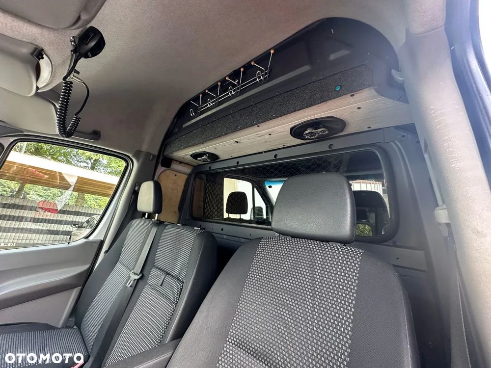 Mercedes-Benz Sprinter - 11