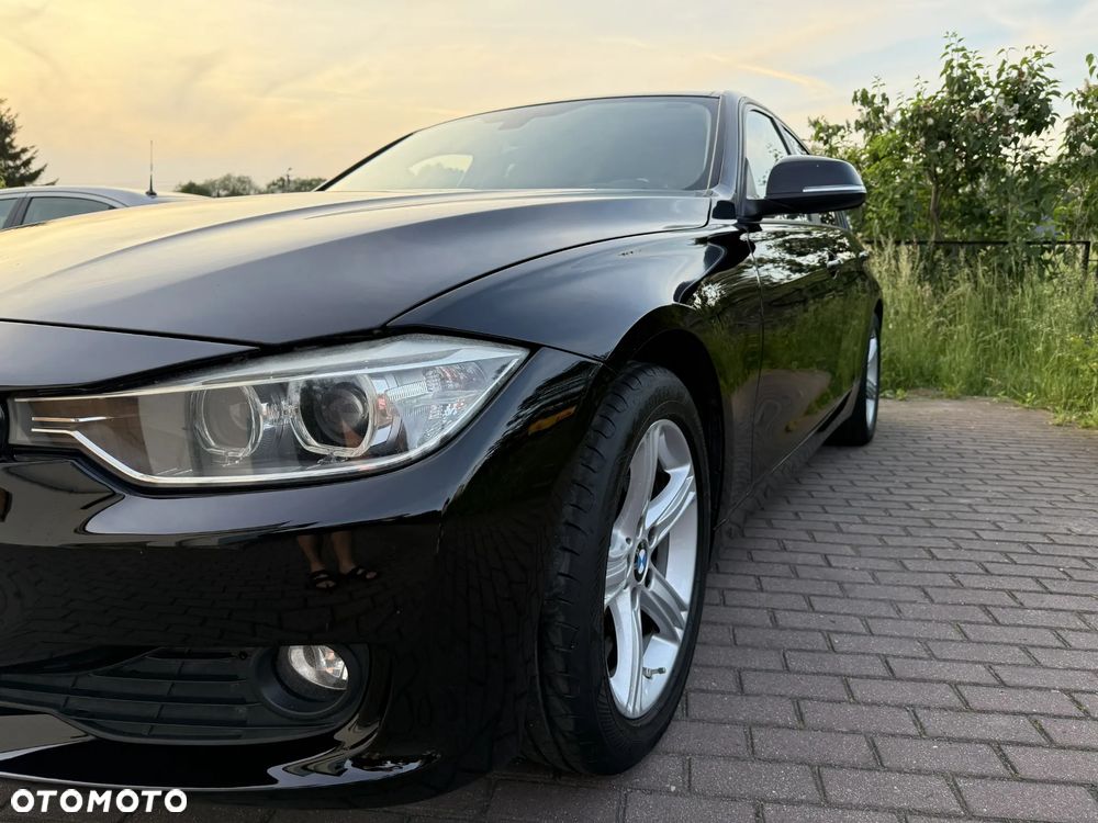 BMW Seria 3 320i - 2