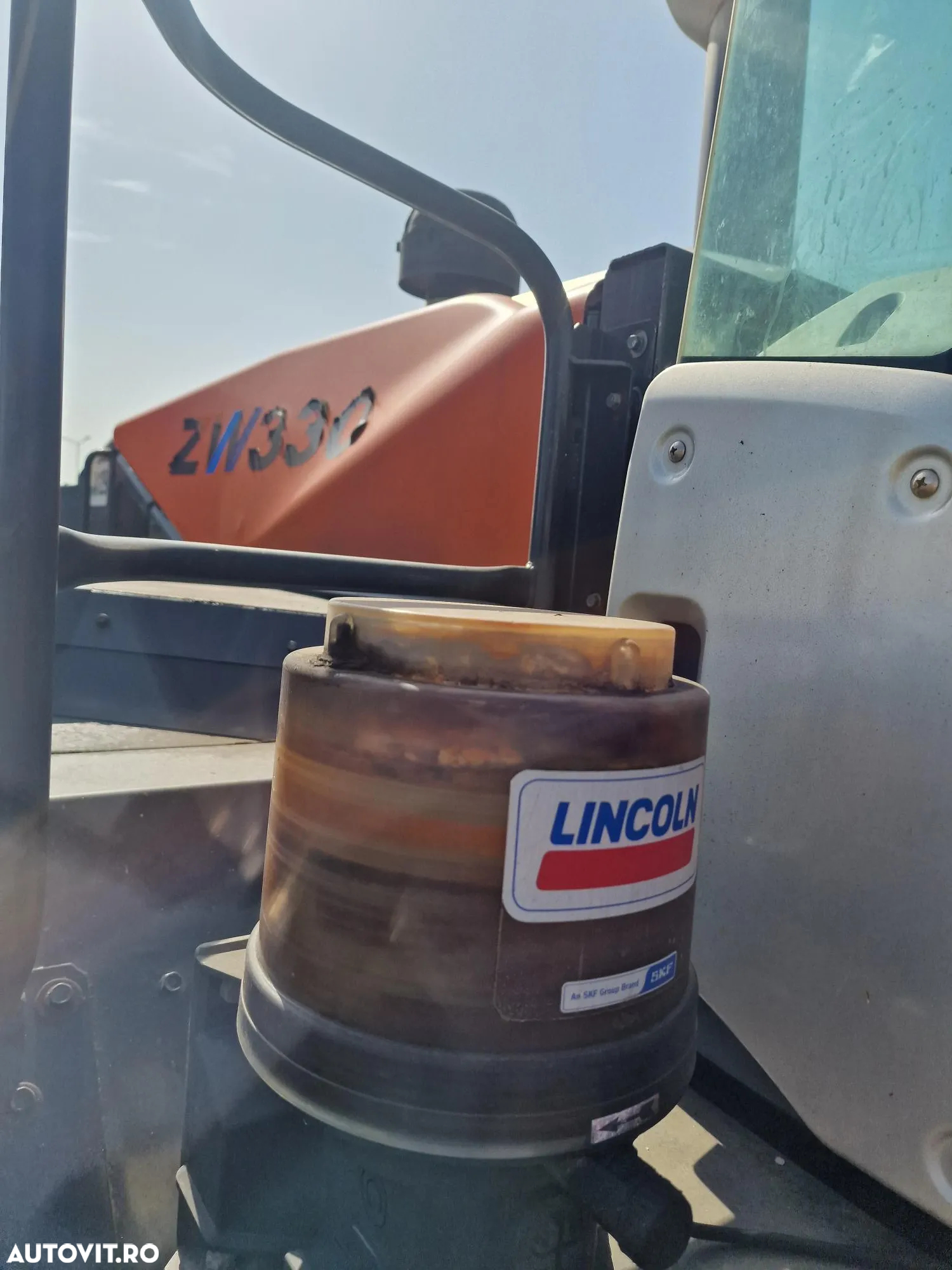 Hitachi ZW330-6, 2016, 7.477h, 33 tone, cupa 5,5mc cu dinti, Cupla rapida,Gresare automata, Anvelope NOI, STARE FOARTE BUNA-posibilitate leasing-PROMOTIE 109.900 EUR+Tva - 34