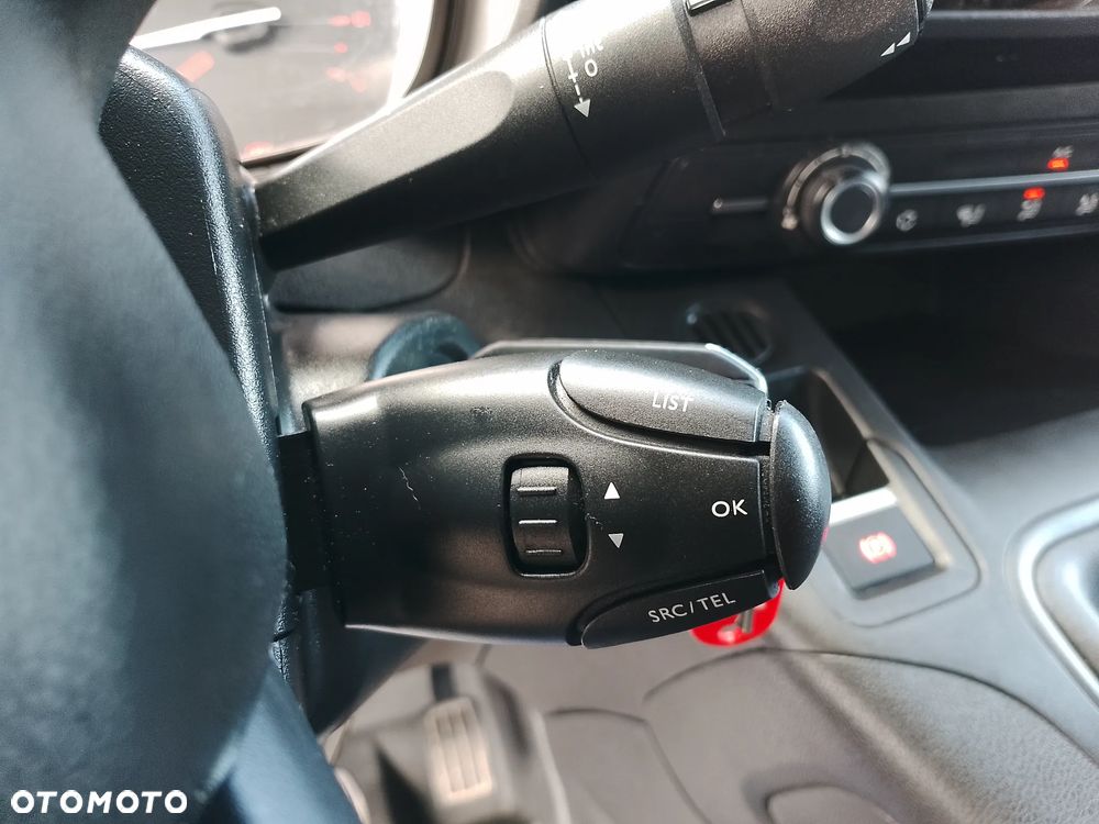 Toyota Proace Berlingo Partner Combo Doblo L2 Izoterma Chłodnia 230V Salon PL 3 osoby 2 EUPal 2,5 DMC - 26