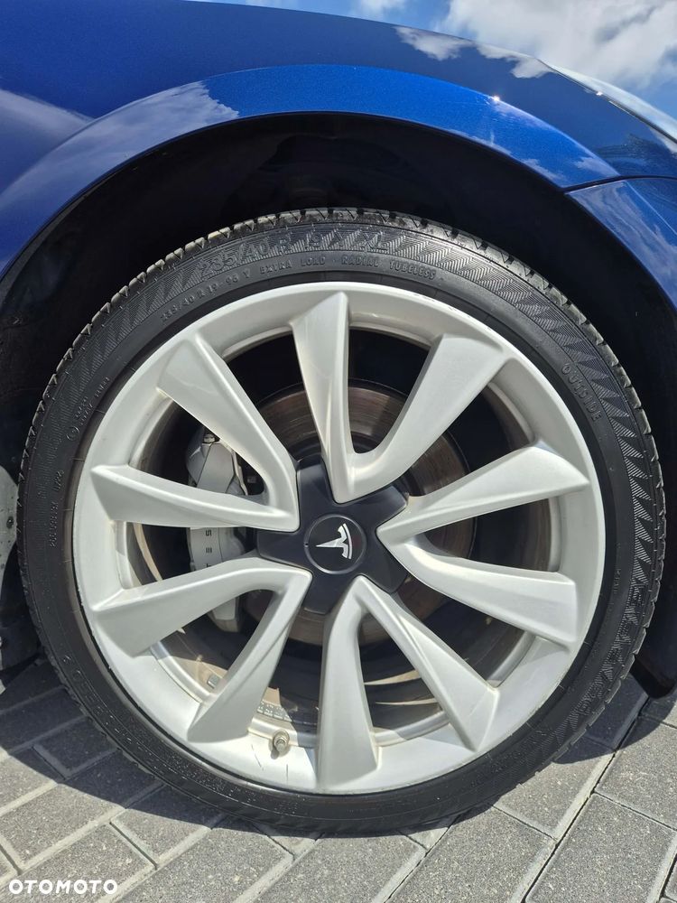 Tesla Model 3 - 12