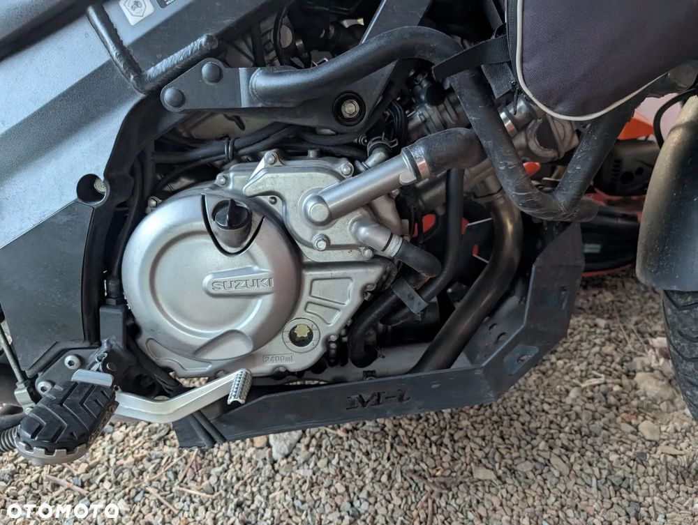 Suzuki V-STROM - 12
