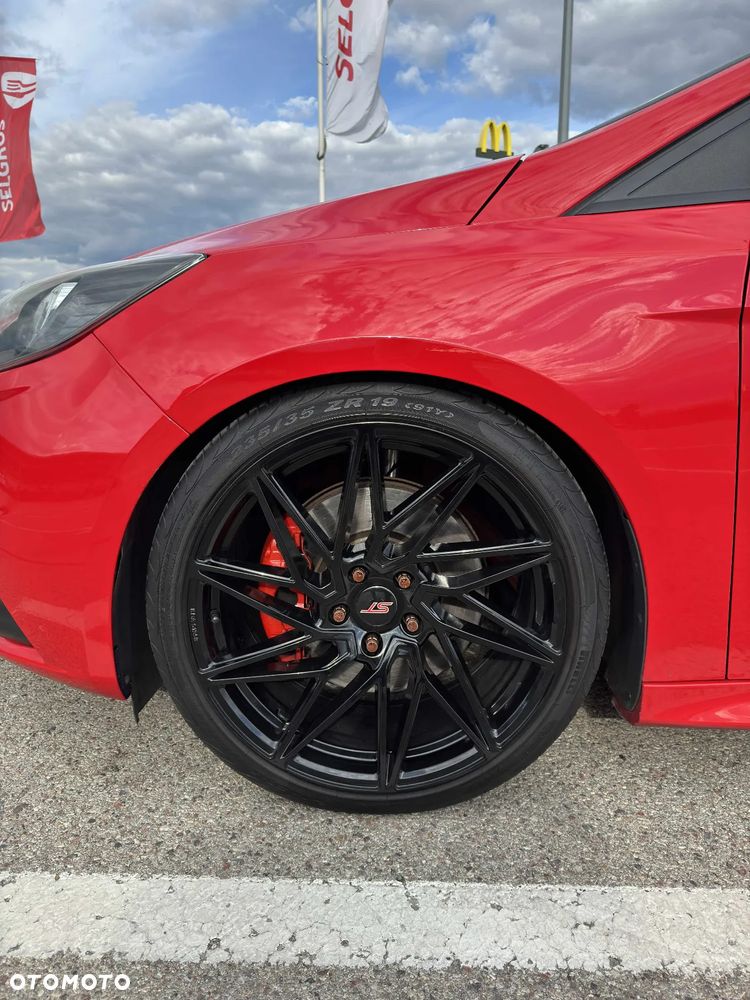 Ford Focus ST2 - 13