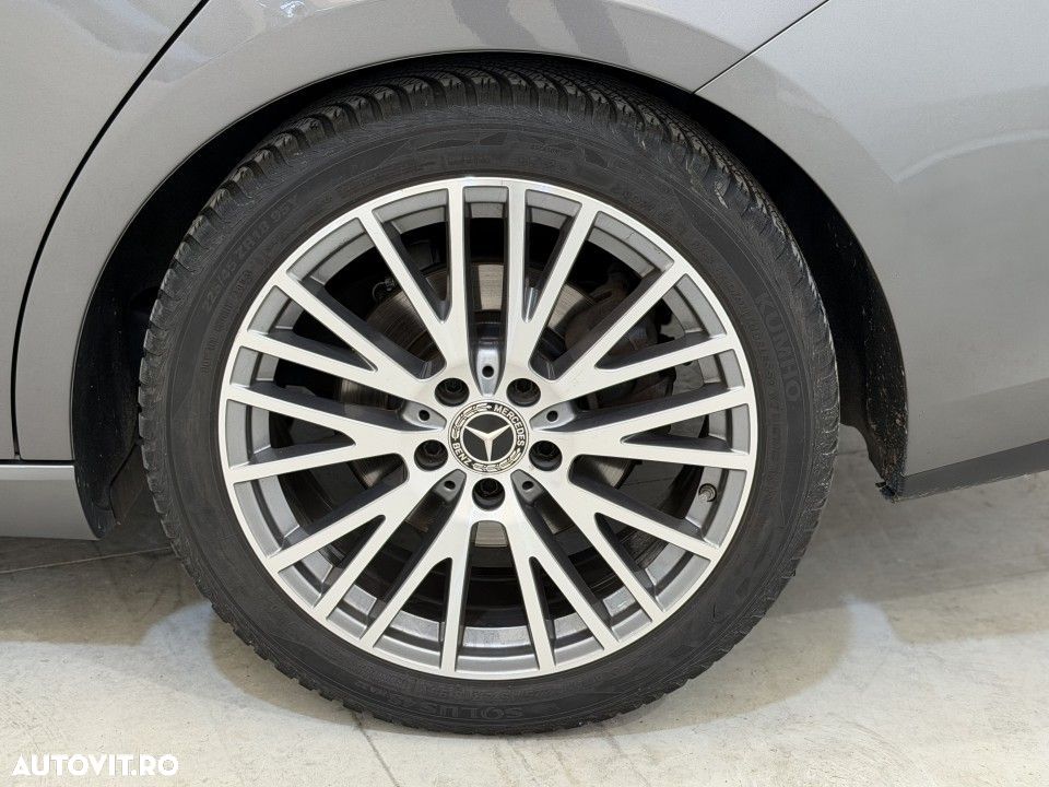 Mercedes-Benz CLA 180 - 30
