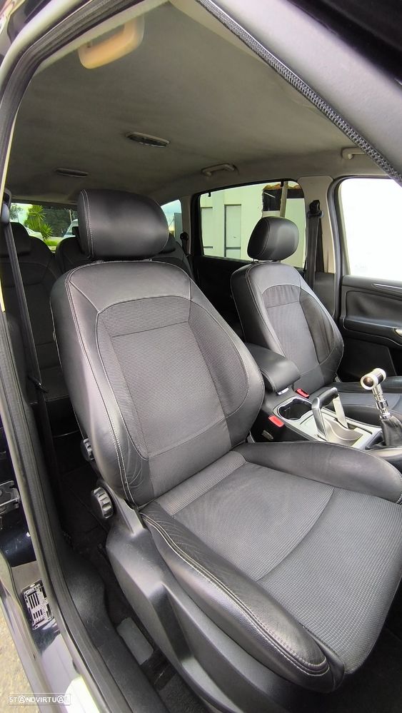 Ford S-Max 1.8 TDCi Titanium 7L - 51