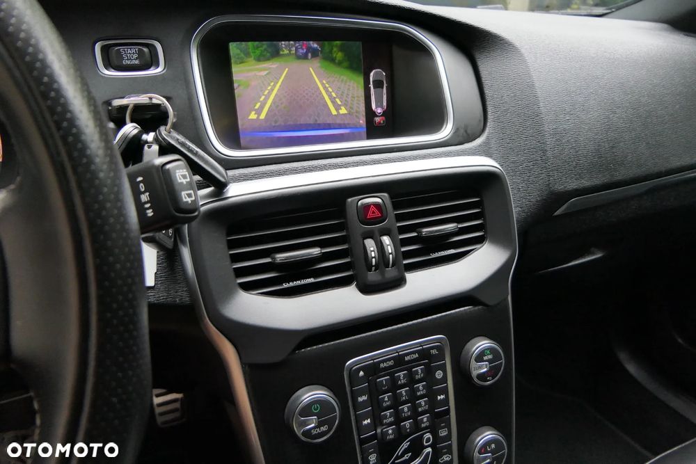 Volvo V40 D3 Drive-E SCR R-Design Momentum - 23