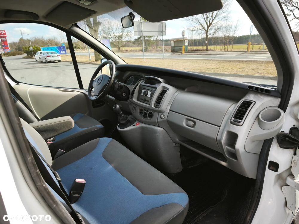 Opel Vivaro - 10