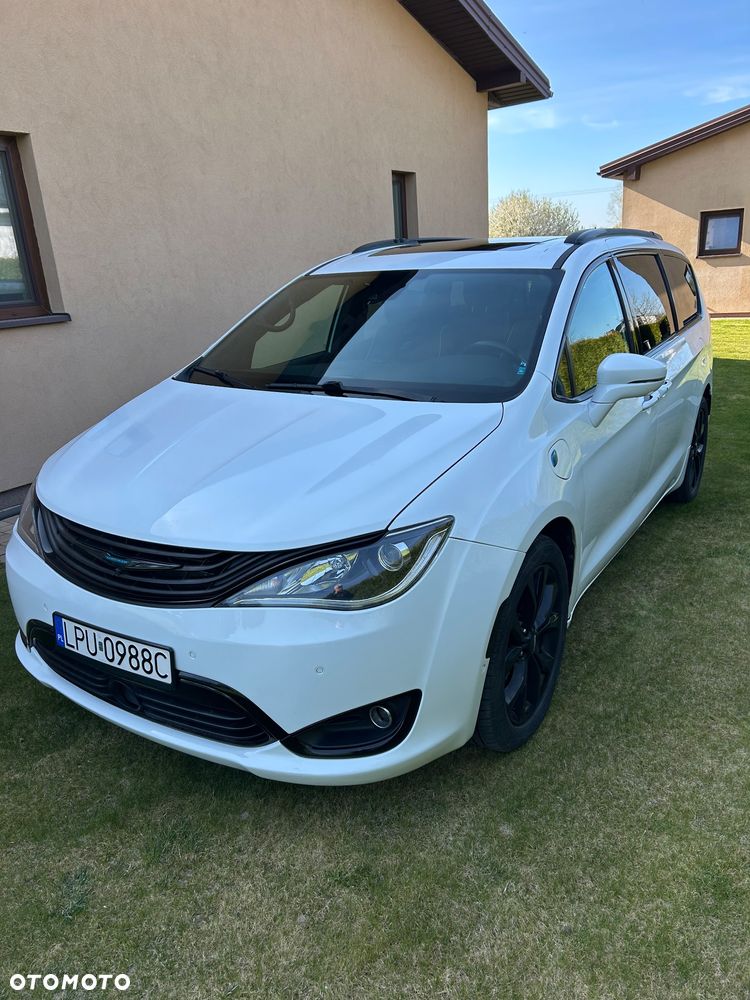 Chrysler Pacifica - 2