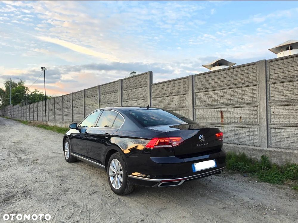 Volkswagen Passat 2.0 TDI SCR Highline DSG - 2