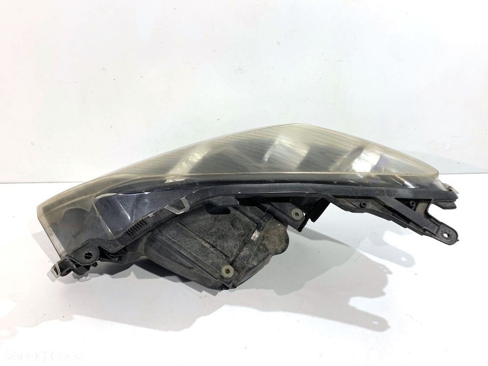 REFLEKTOR PRAWY PRZÓD XENON  OPEL ASTRA H GTC (A04) 2005 - 2010 2.0 Turbo (L08) 125 kW [170 KM] - 2