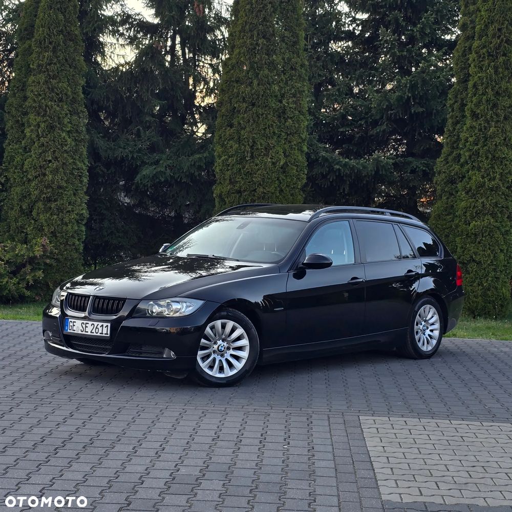 BMW Seria 3 320i Touring - 3
