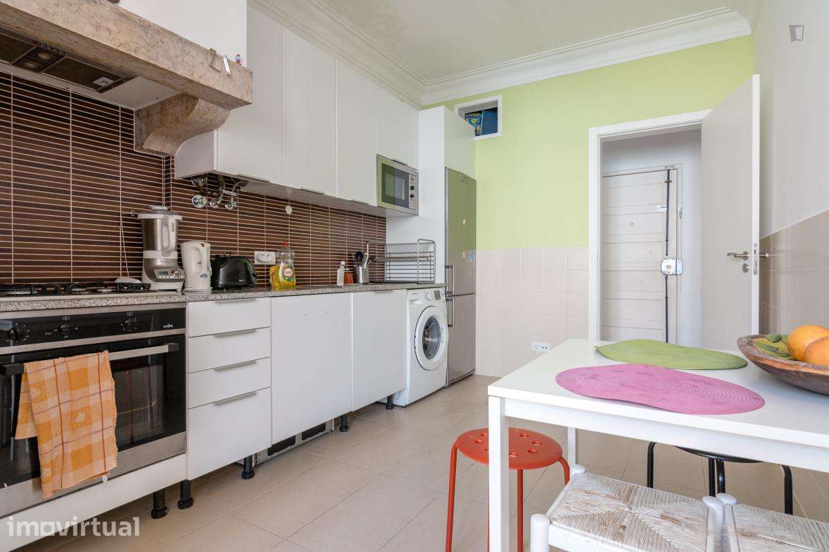 Quarto - localizado em Restelo Lisbon - Grande imagem: 3/8