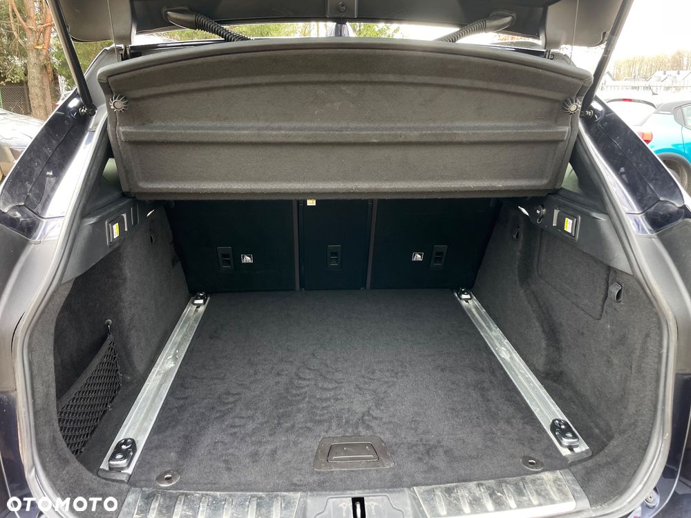 Jaguar F-Pace 25t AWD R-Sport - 31