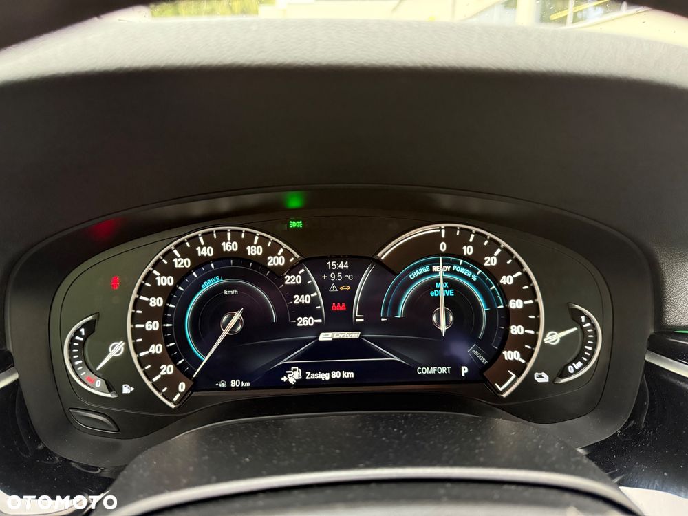 BMW Seria 5 530e iPerformance xDrive Sport Line sport - 28