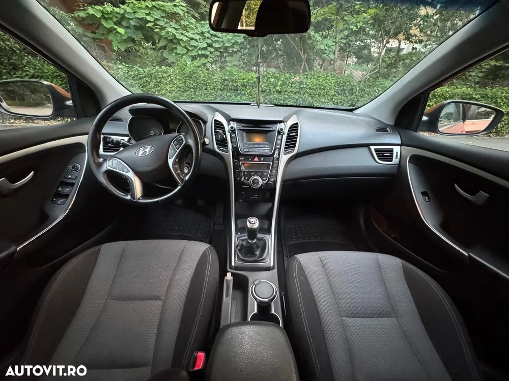 Hyundai i30 1.6 CRDI DPF 5DR MT Highway - 12