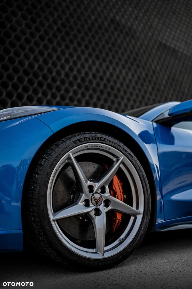 Chevrolet Corvette - 4