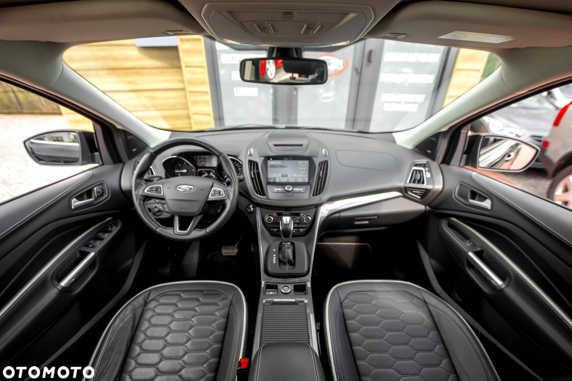 Ford Kuga 2.0 TDCi 4x4 Vignale - 25