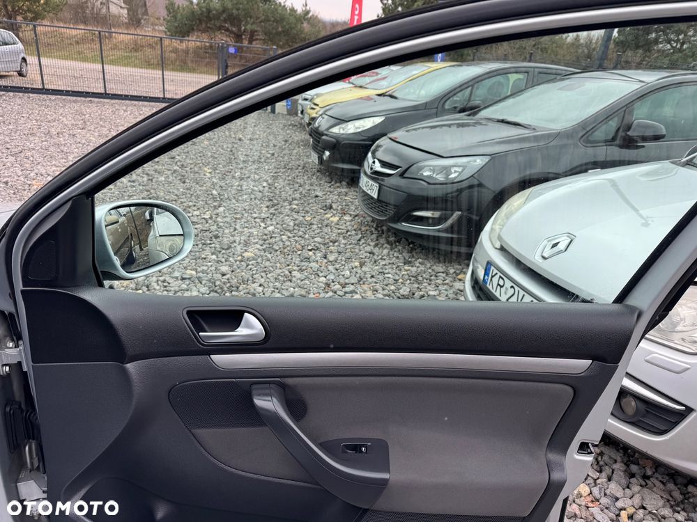 Volkswagen Golf 1.6 FSI Comfortline - 19