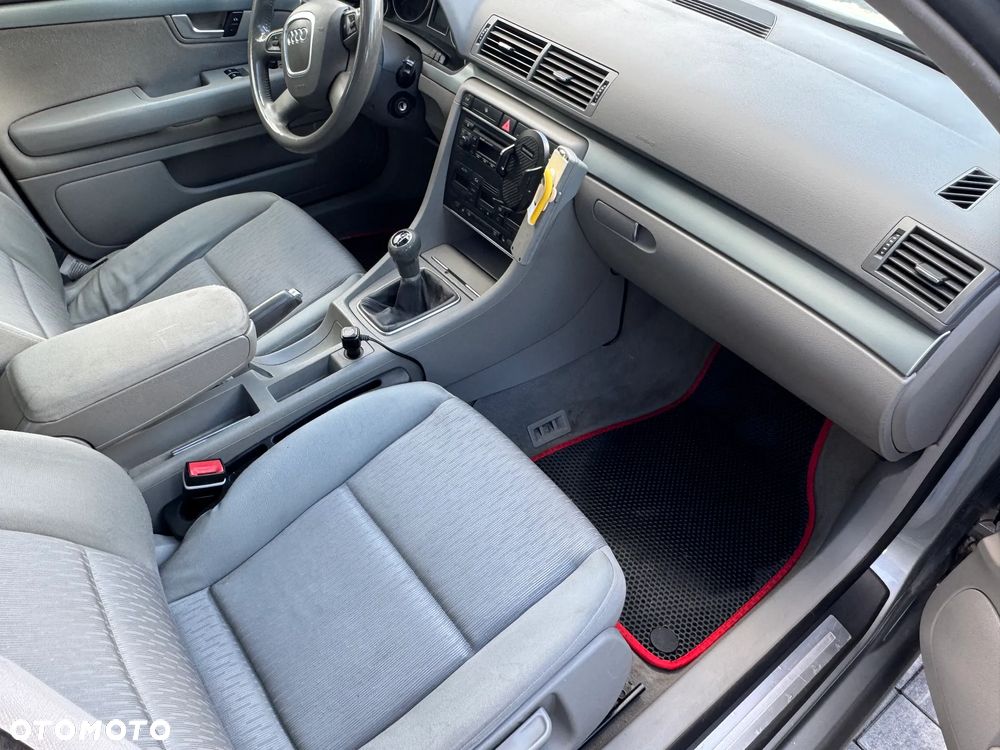 Audi A4 Limousine - 17