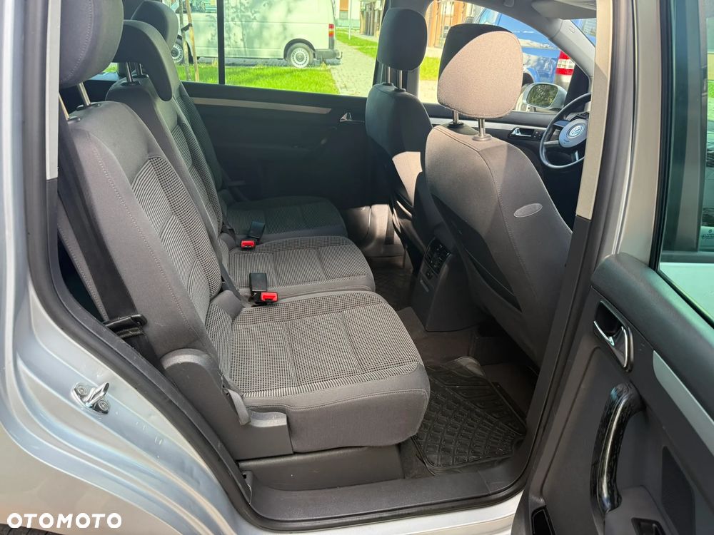 Volkswagen Touran 2.0 TDI Trendline - 12