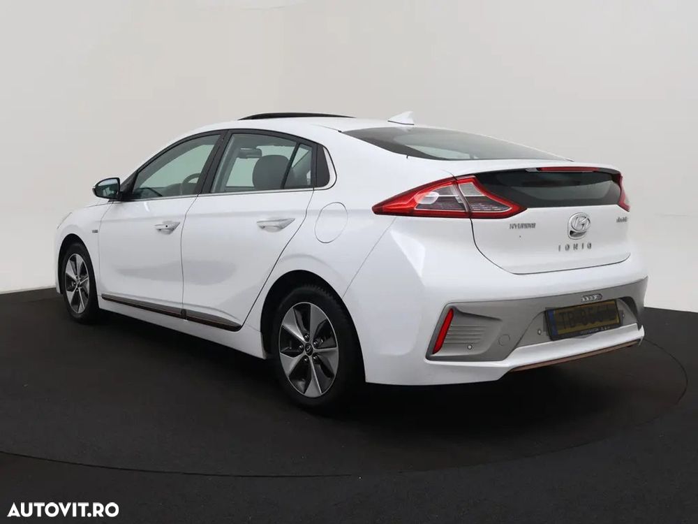 Hyundai IONIQ - 4