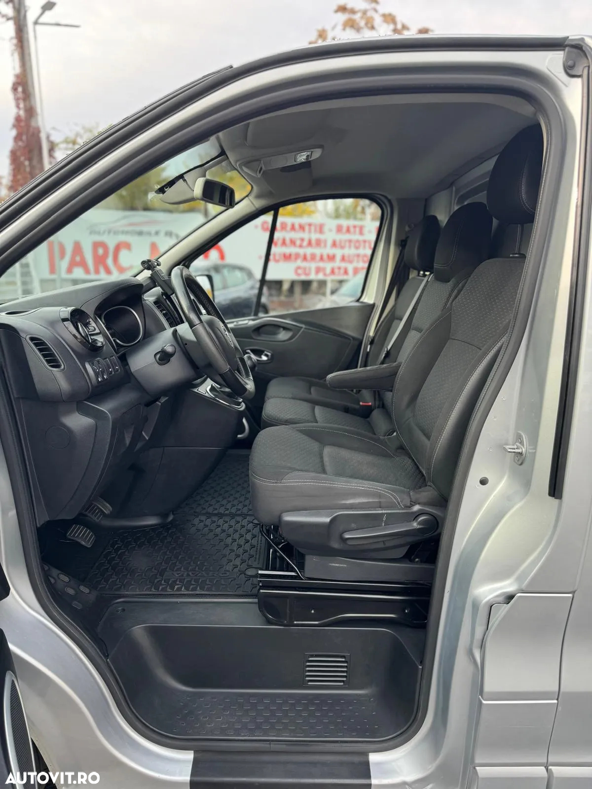 Opel Vivaro - 9