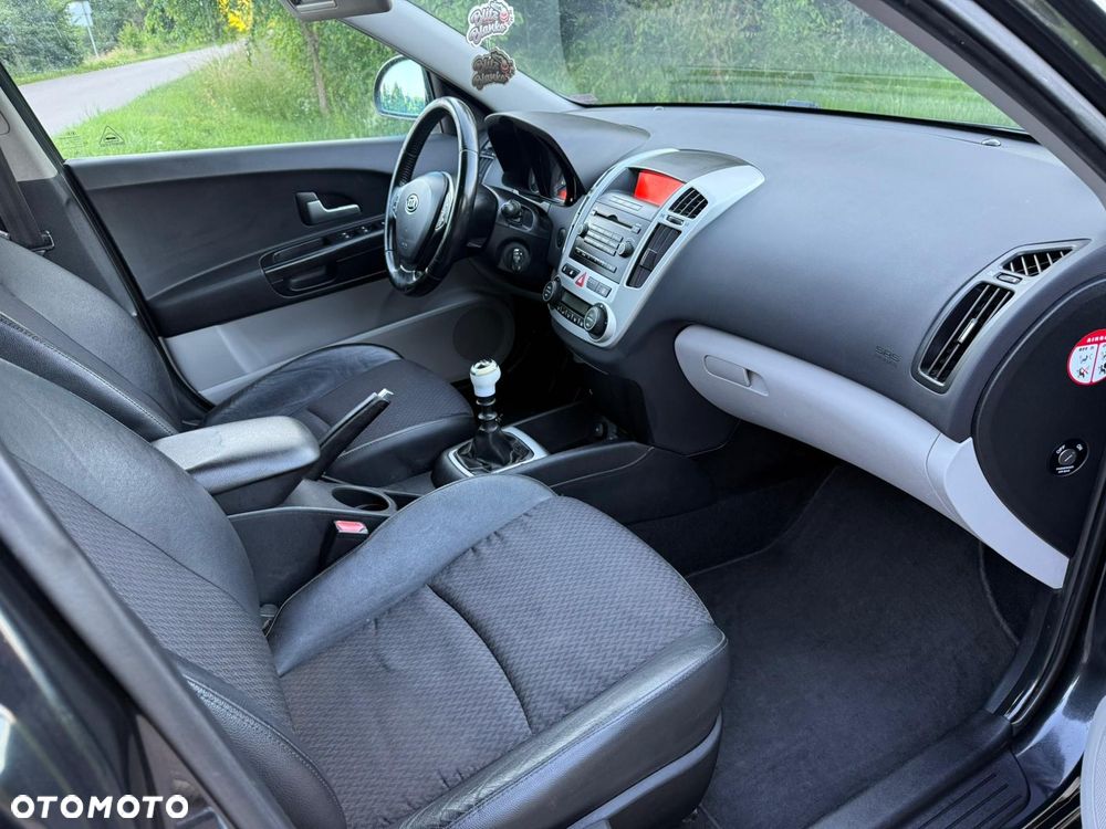 Kia Ceed - 7