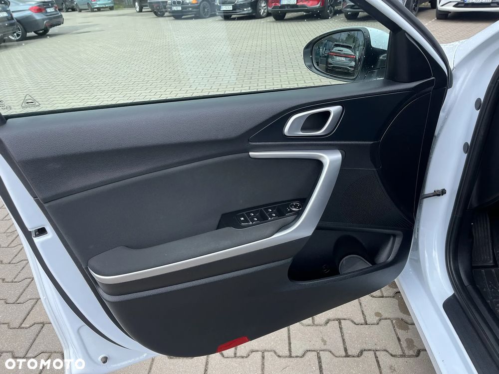 Kia Ceed 1.6 CRDi mHEV S - 10