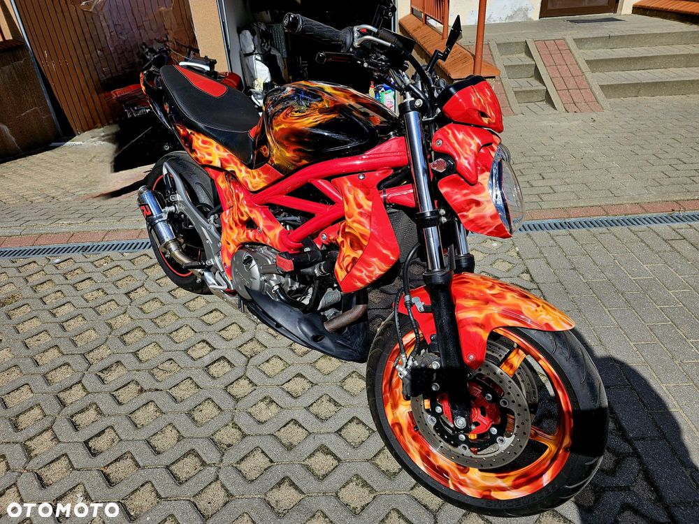 Suzuki Gladius - 10