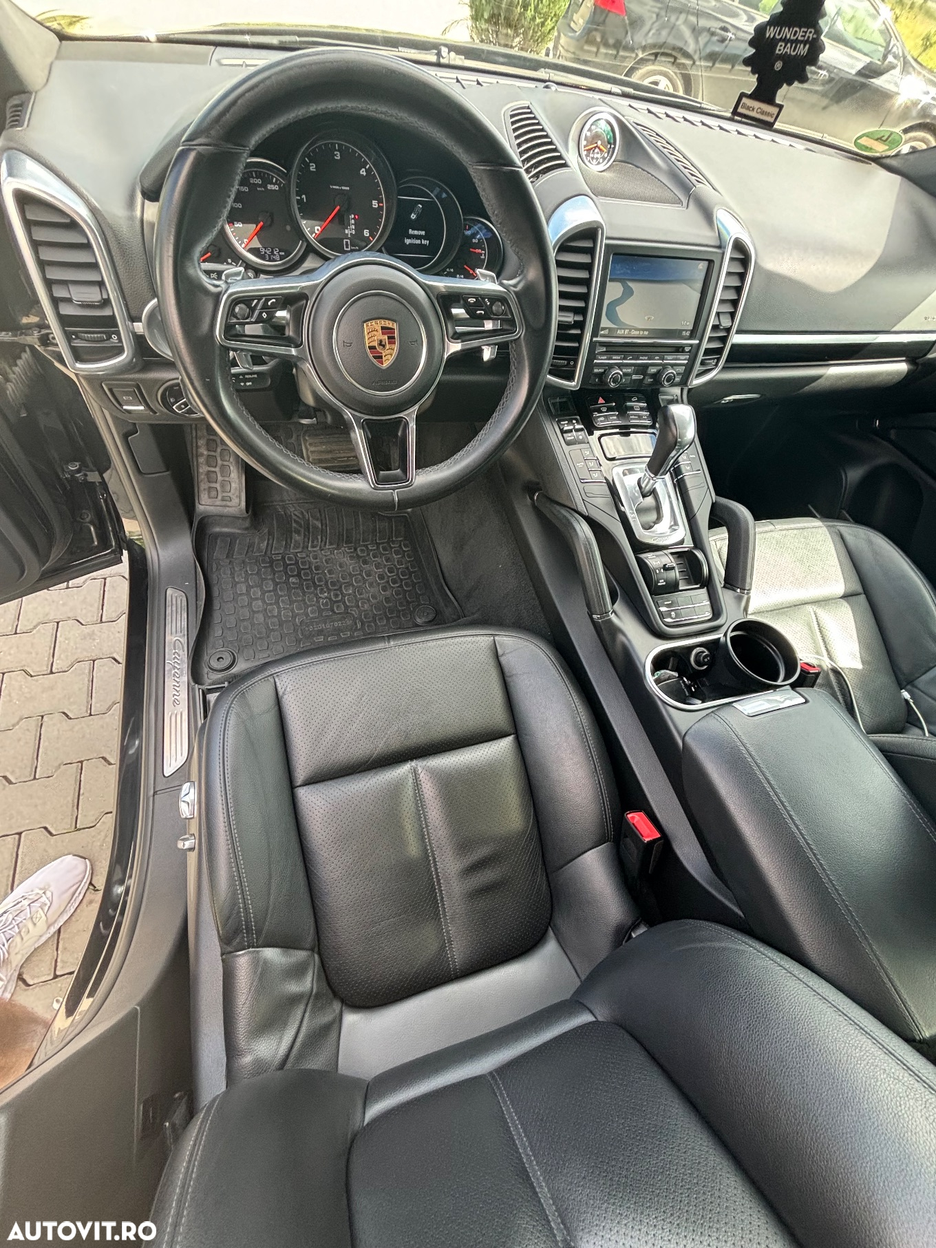 Porsche Cayenne 3.0 L - 12