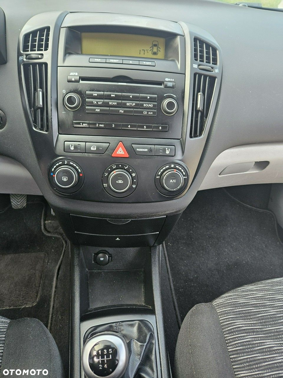 Kia Ceed - 13