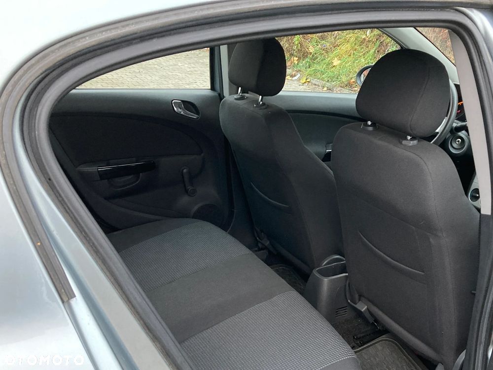 Opel Corsa 1.2 16V Cosmo - 16