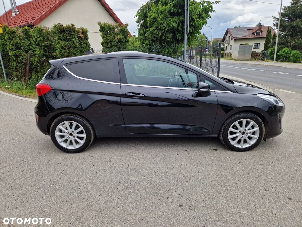 Ford Fiesta 1.0 EcoBoost S&S TITANIUM - 5