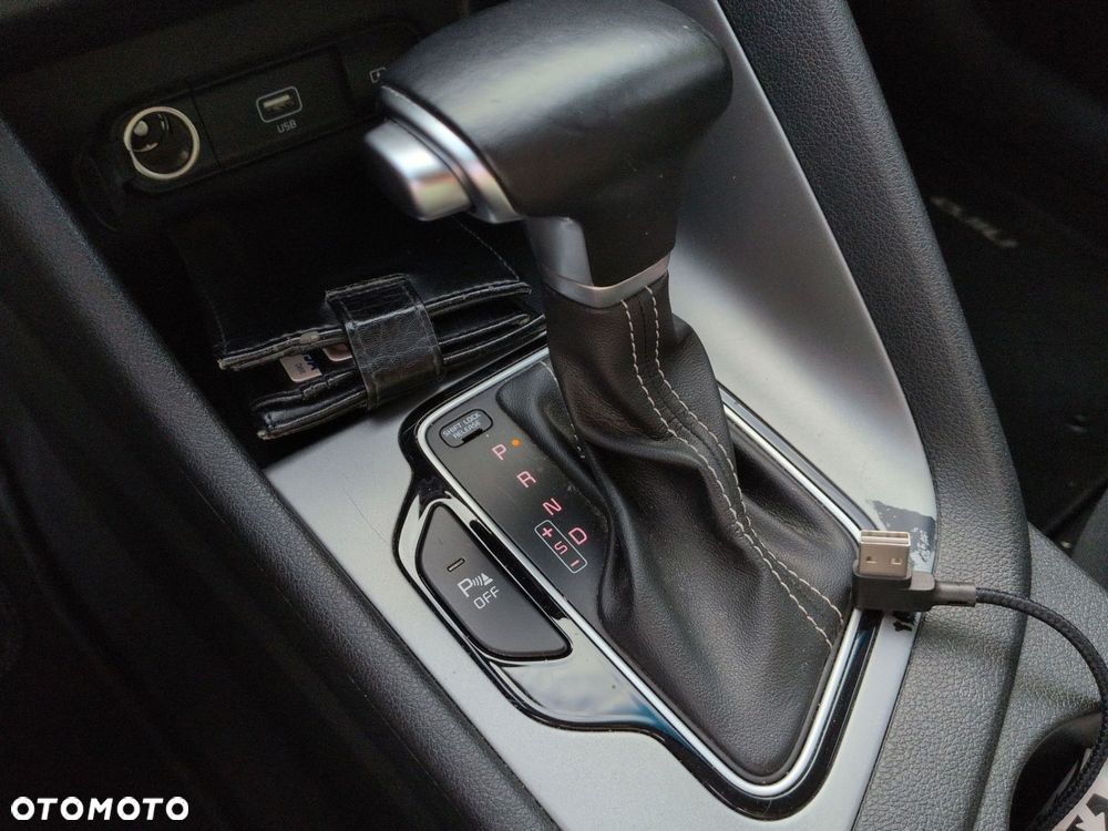 Kia Niro 1.6 GDI Hybrid M - 14