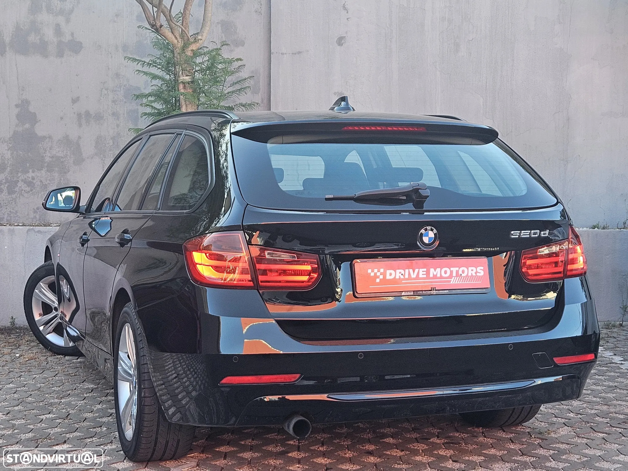 BMW 320 d DPF Touring Edition Sport - 11