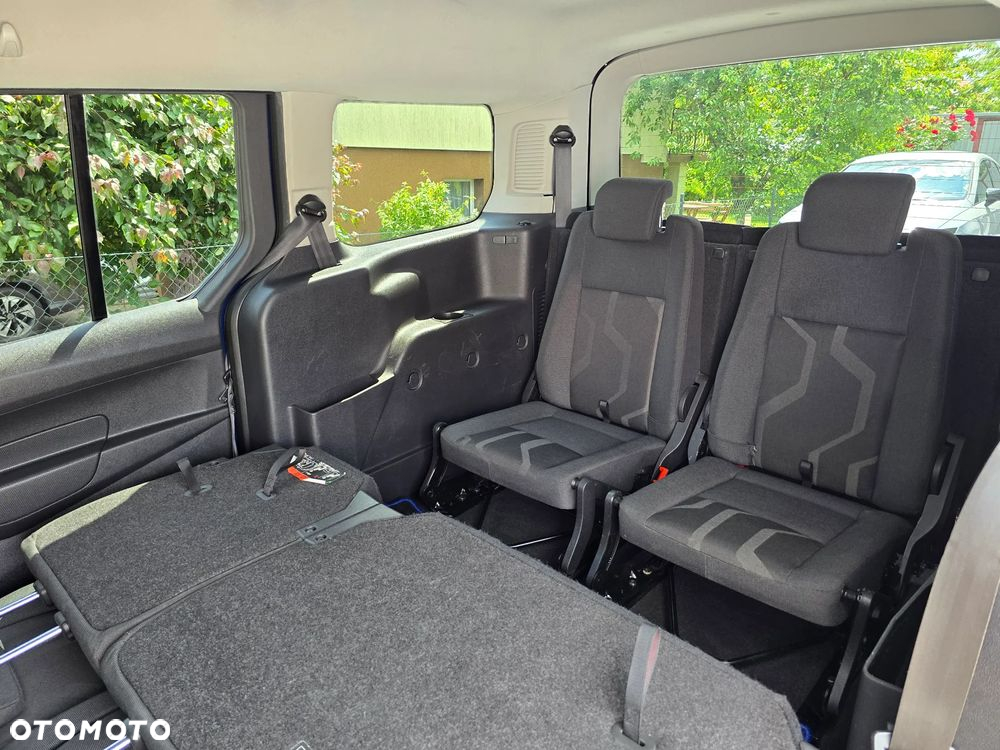 Ford Tourneo Connect Grand - 12