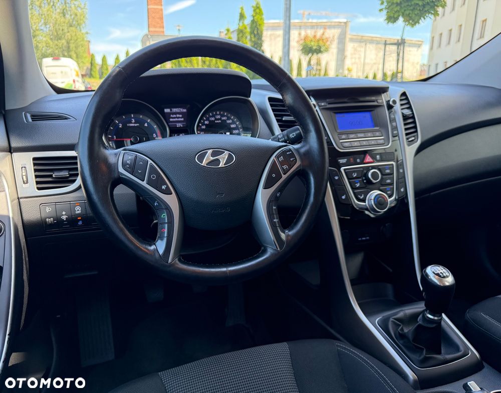 Hyundai i30 blue 1.6 CRDi Style - 20