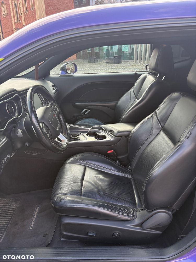 Dodge Challenger 6.1 SRT8 - 15